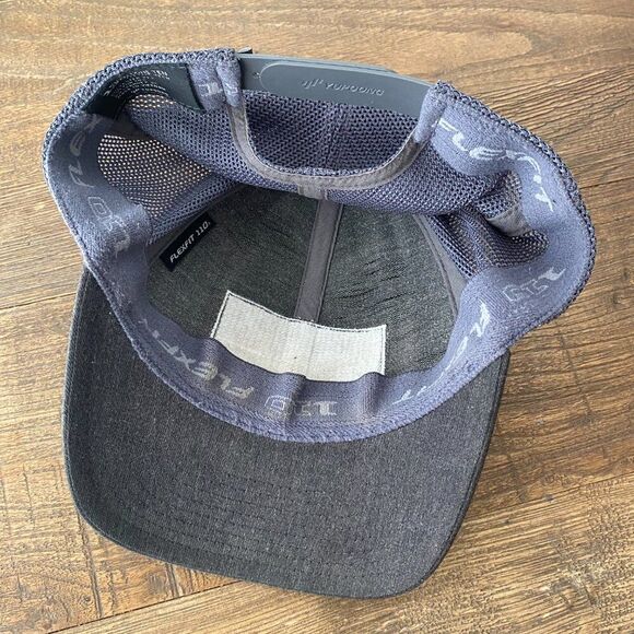 Travis Mathew EST 2007 Golf Golfing Mesh Back Snapback Hat Cap OS Gray - Picture 2 of 3